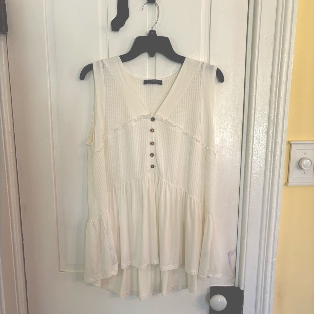 Shop Basic USA Women’s V-Neck Babydoll Sleeveless Off-White Top Size Medium